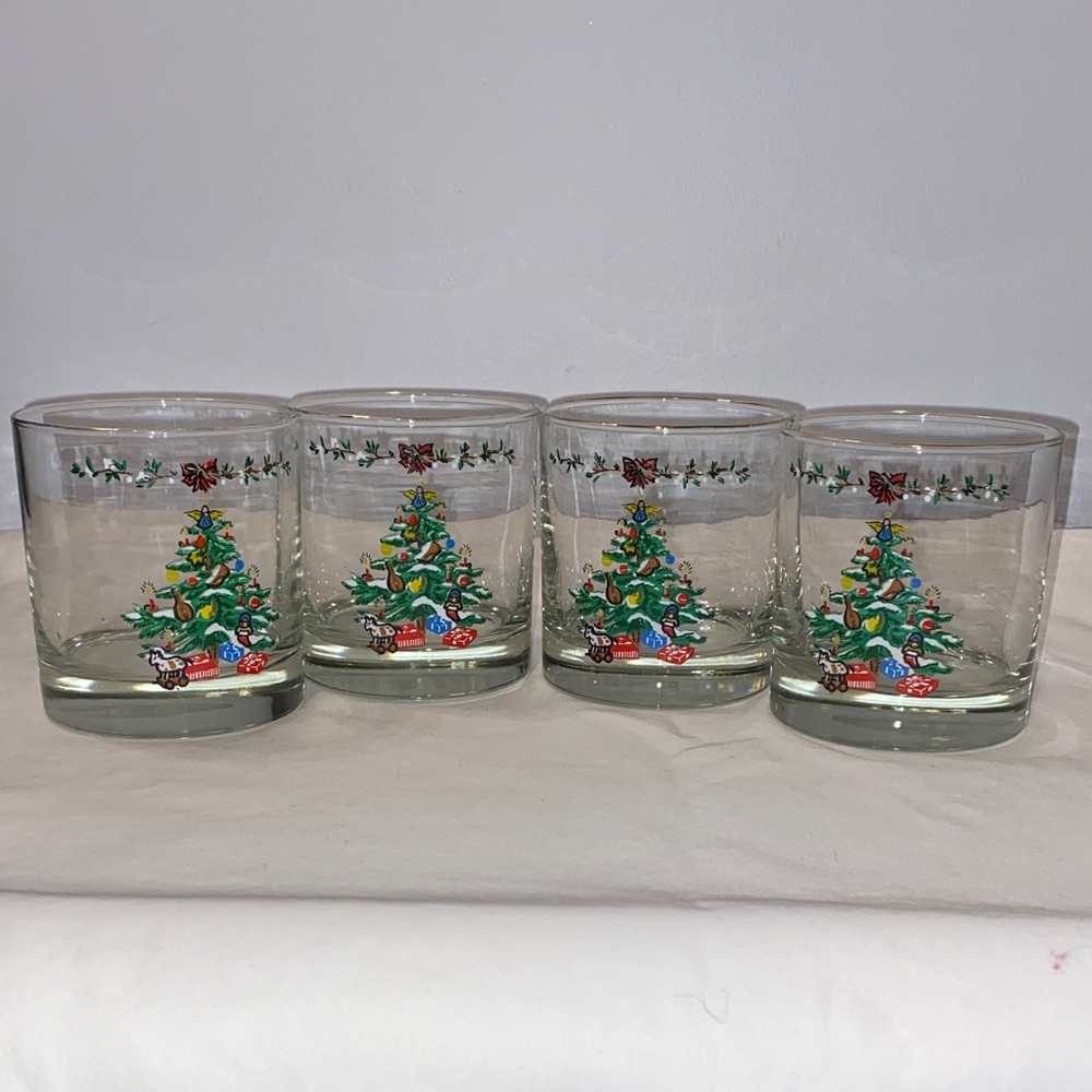 Vintage Jamestown Lowball Tumblers Christmas Gold Rim Set 4